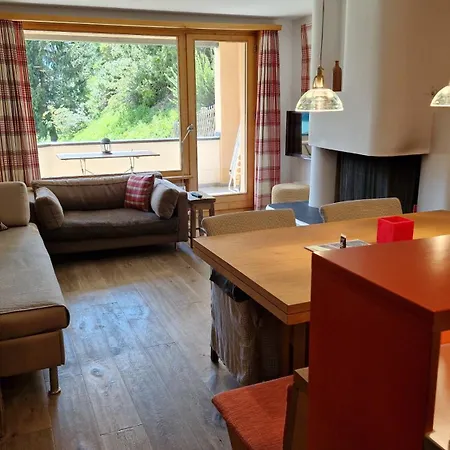 切萨巴拉瓦尔公寓式酒店 3*